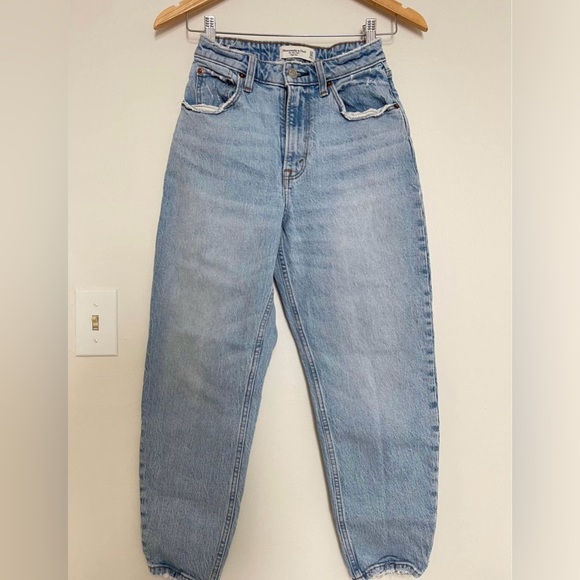 Abercrombie Curve Love Dad Jeans - Picture 2 of 2